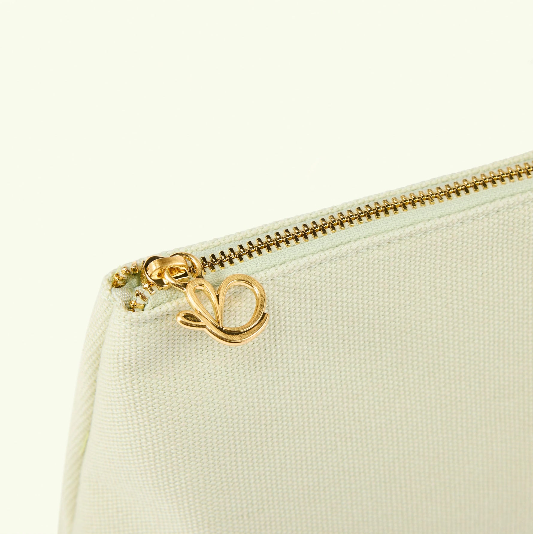 AMBROSIA ZIPPER POUCH love boo