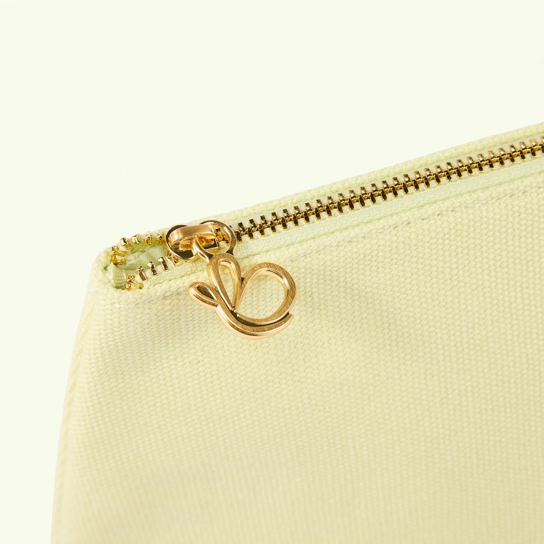 PISTACHIO ZIPPER POUCH Love Boo